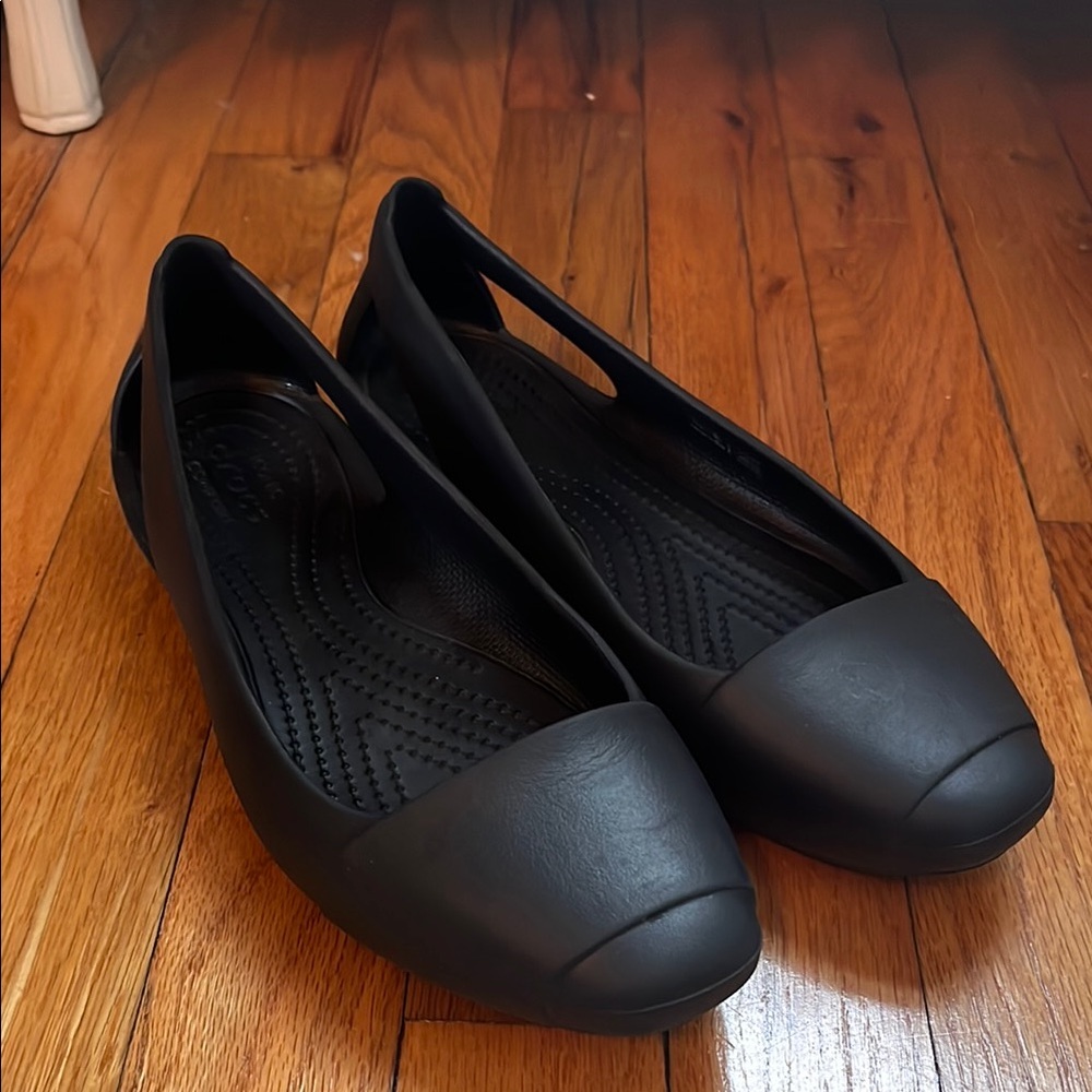 Crocs Sienna‎ Flat Black Pointed Toe Cutout Flats Womens 7 Minimalist Comfort